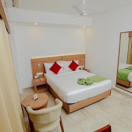 Kings Regency Kozhikode Exteriör bild